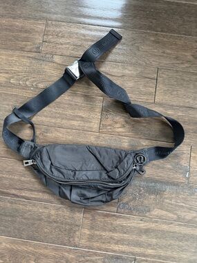 Lululemon Vintage Black Waist Pack with Adjustable Strap